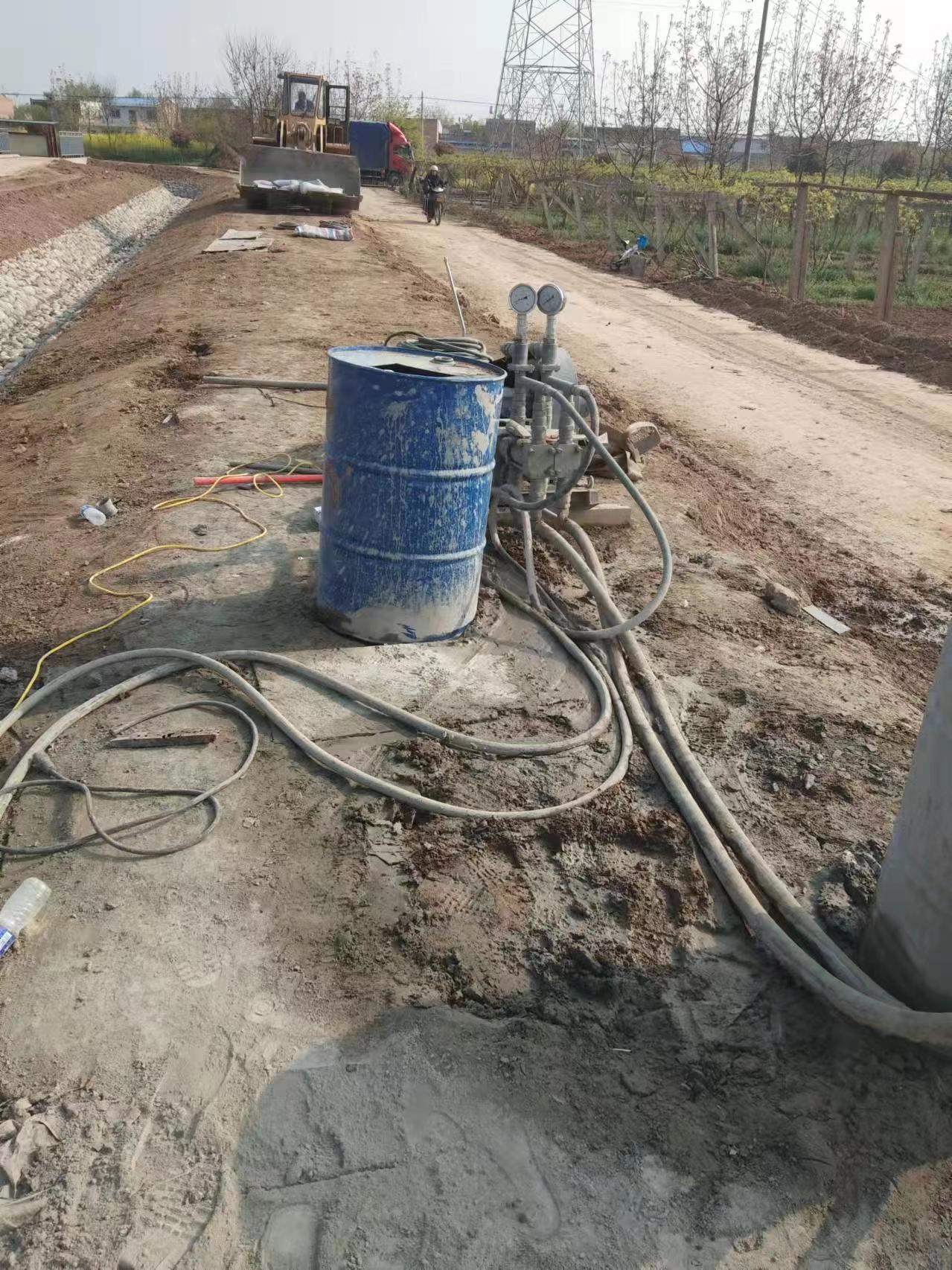 乌拉特后顶管注浆